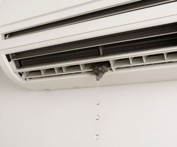 冷氣滴水排水槽堵塞？簡單檢查與清潔保養攻略